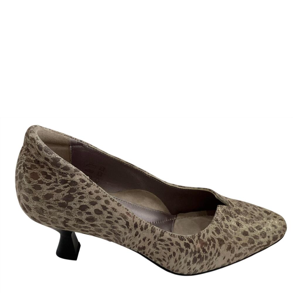 NEW BELLA COMFORTO women's mia pump in sahara